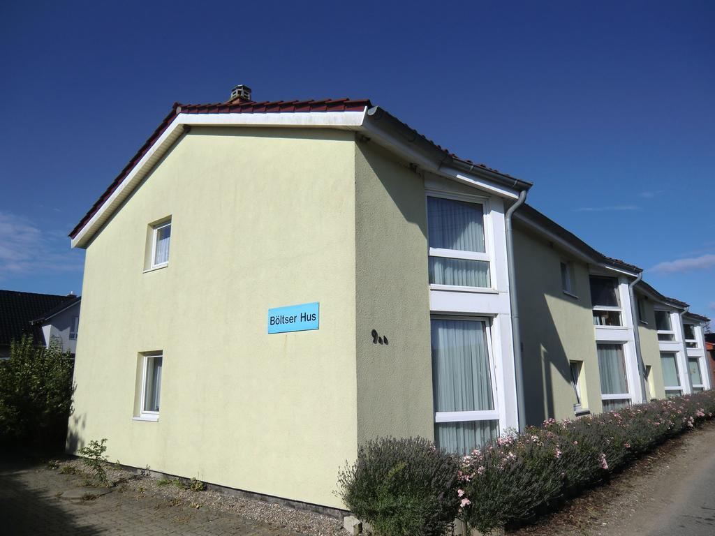 Boeltser Hus Ferienwohnungen Mit Strandkorb Und Kamin 10 Gehminuten Zum Kurtaxefreien Sandstrand Kraksdorf Exterior foto