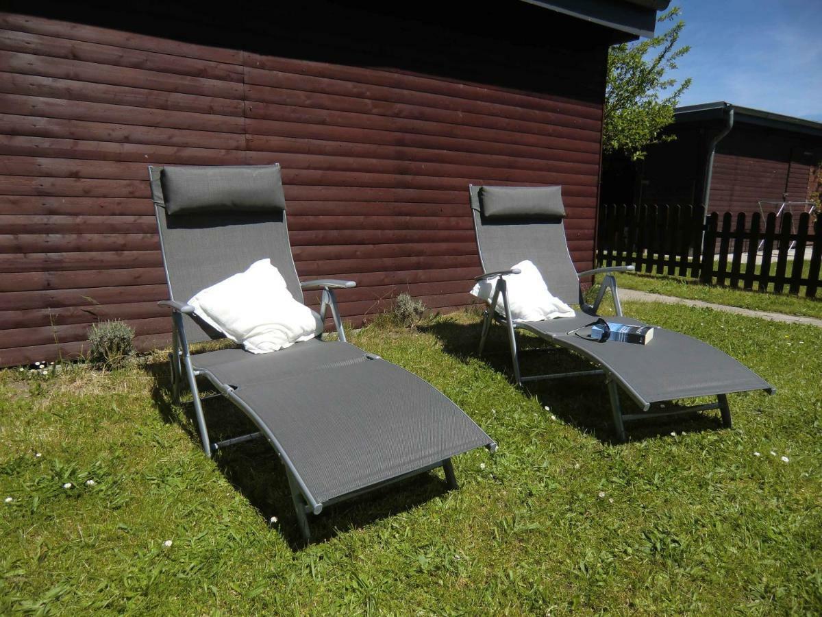 Boeltser Hus Ferienwohnungen Mit Strandkorb Und Kamin 10 Gehminuten Zum Kurtaxefreien Sandstrand Kraksdorf Exterior foto